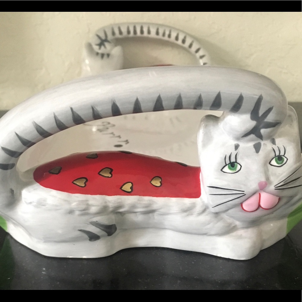 “Kitty Queen Of Hearts” HANDLED CAT SERVING Tray